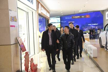 图片包含 室内, 飞机场, 站, 行李描述已自动生成